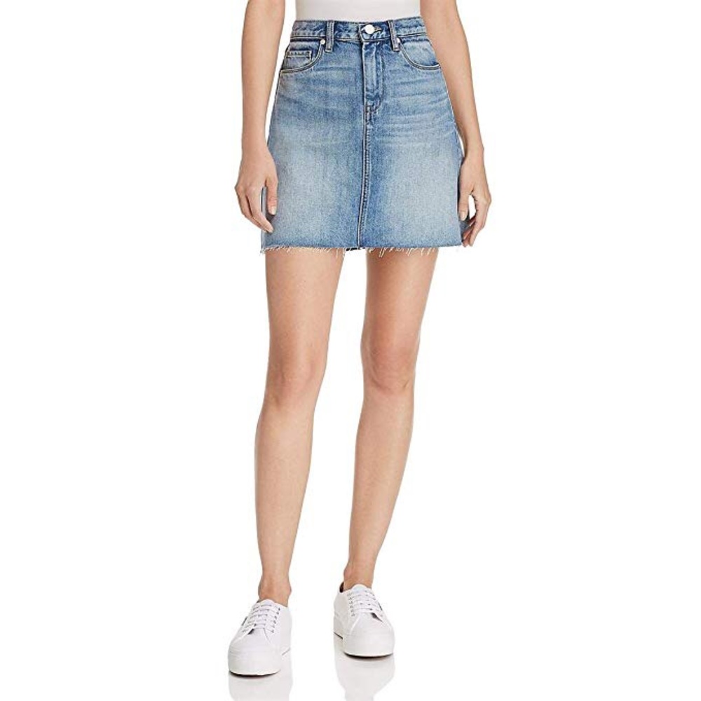 Blank NY frayed light wash denim jean mini skirt 🌸